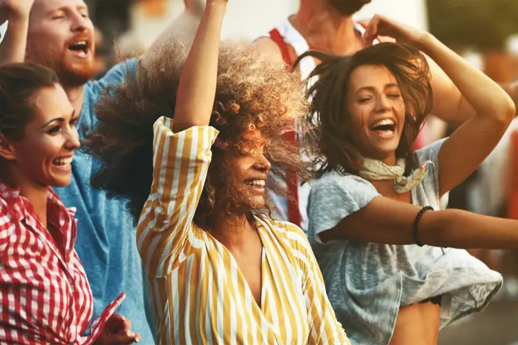 Våren blir en fest i mønstre, farger og materialer!