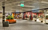 Thon senter Triaden interiør, gang mellom butikker.