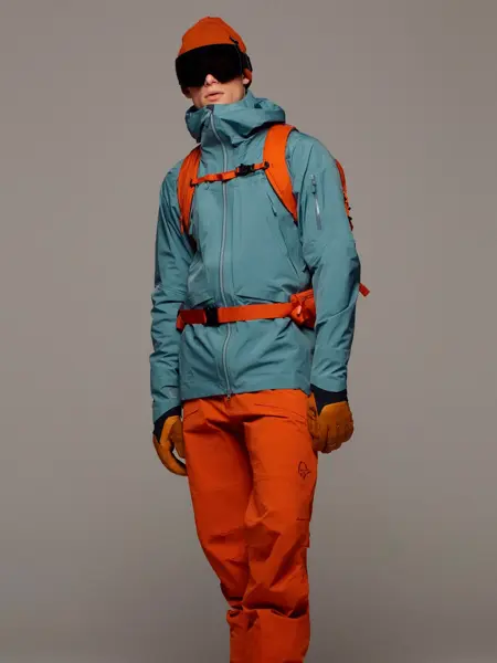 Mann med turutstyr på