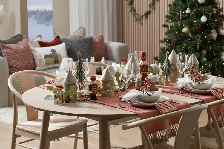 Tildekket bord til jul