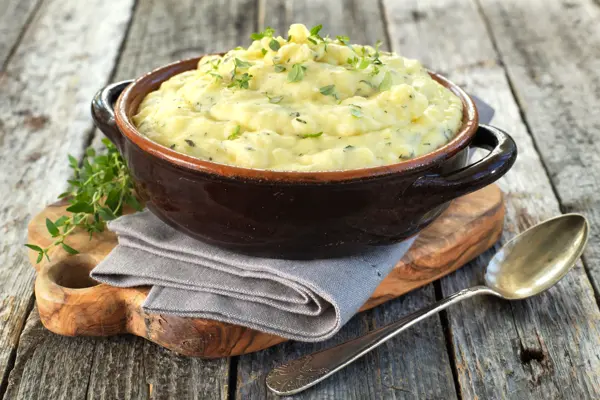 Mandelpotetmos i en bolle