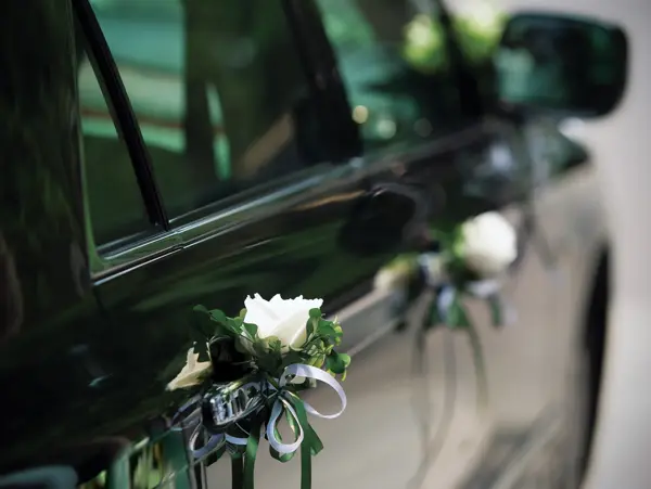 decorated wedding car - outdoors shoot