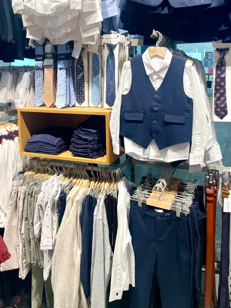 Dress og tilbehør fra Brando Kids