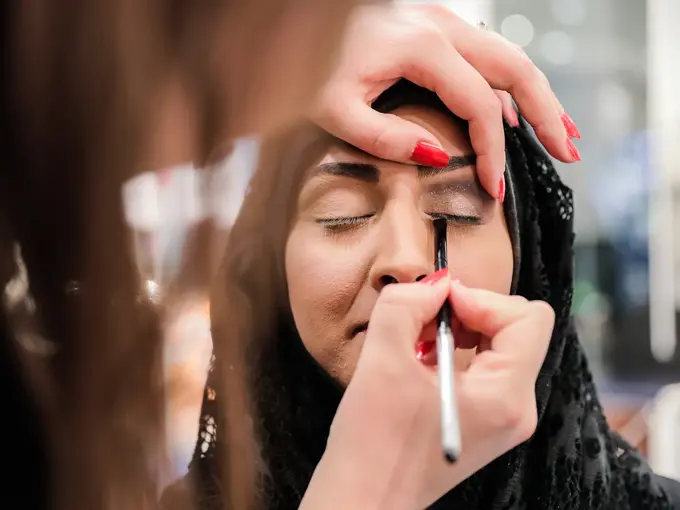 Øyne som blir sminket