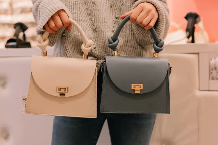 En lekker veske kan freshe opp antrekket ditt.