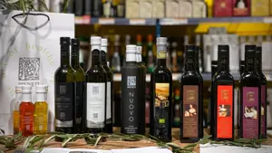 Mange ulike flasker med matolje