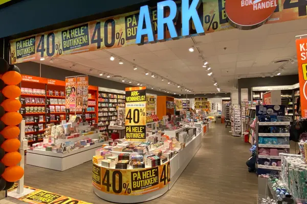 bøker i butikk