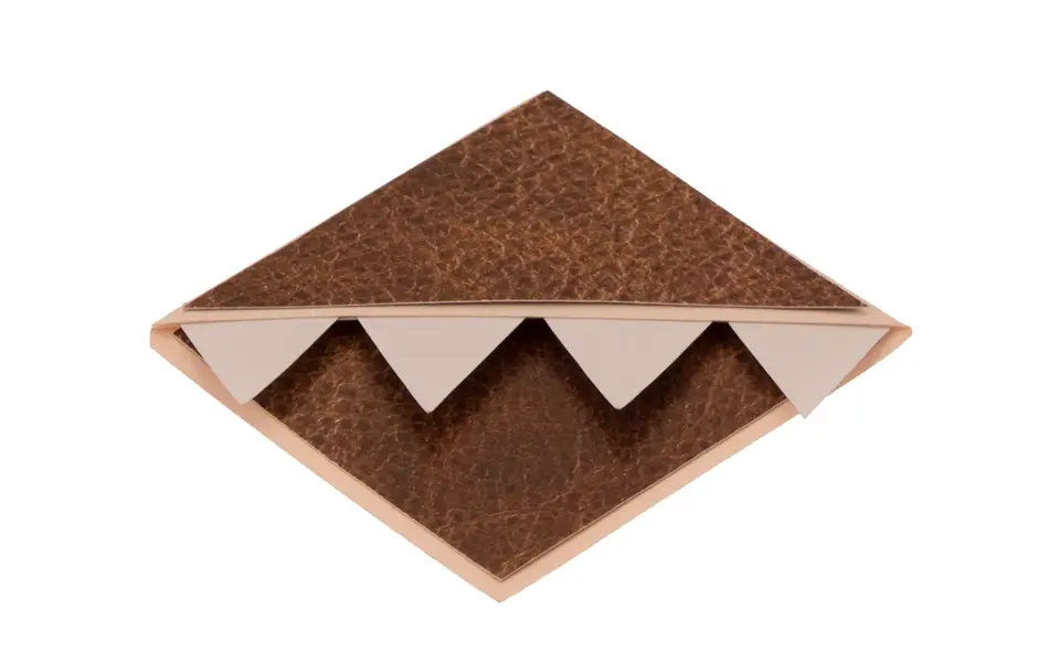 Steg 6, flere papirbiter limt sammen til "monster"bokmerke