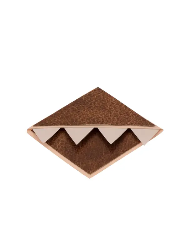 Steg 6, flere papirbiter limt sammen til "monster"bokmerke