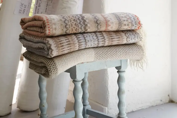 Kitty Sablu er en ny norsk merkevare som forener skandinavisk sjel med italiensk håndverk. Designet i Milano, produsert i Italia – og inspirert av norsk tekstil