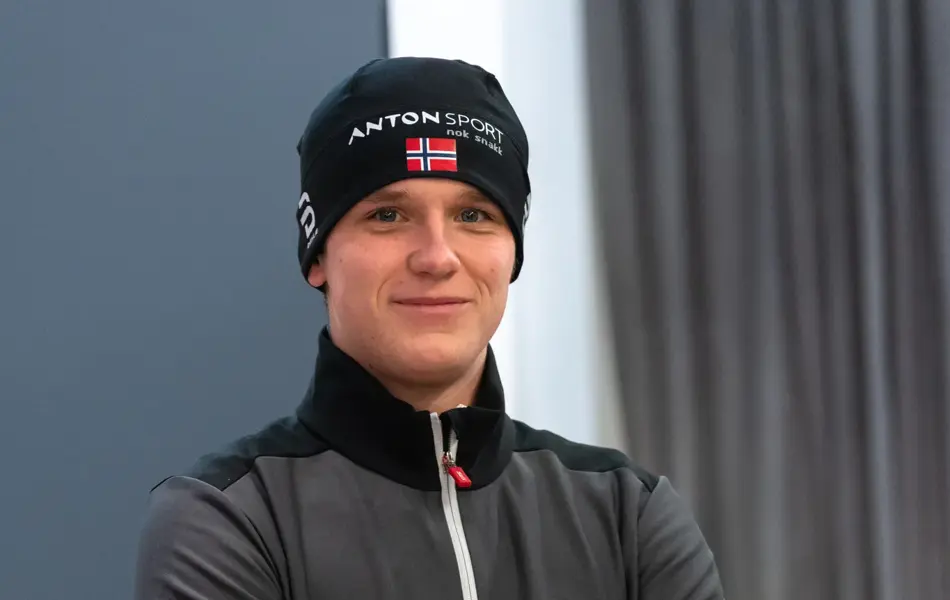 Anton Sport Swix jakke 3499 bukse 2498 lue 199-2.jpg