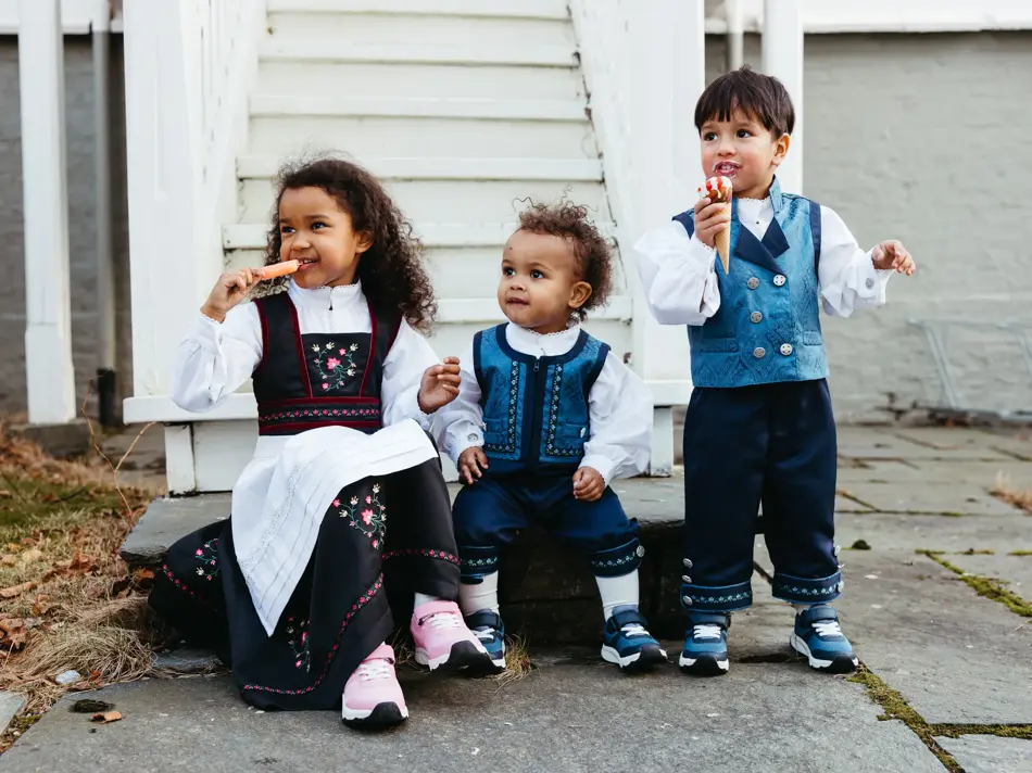 Festdrakt Barnas Hus