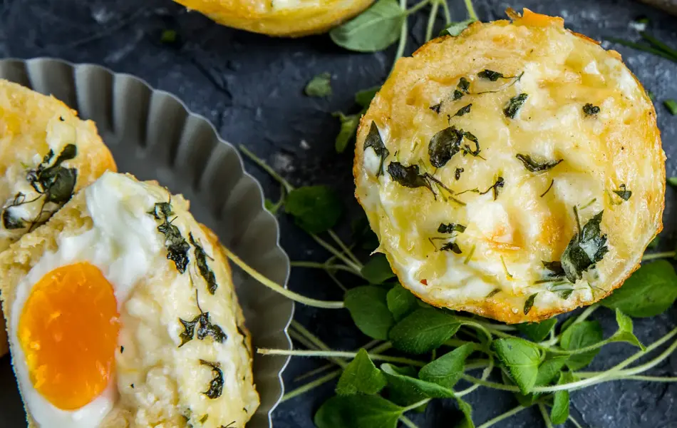 Brød med egg i midten