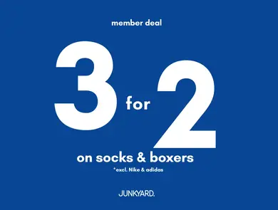 Blå bakgrunn med Junkyard-logo og tekst: "3 for 2 on socks and boxers"