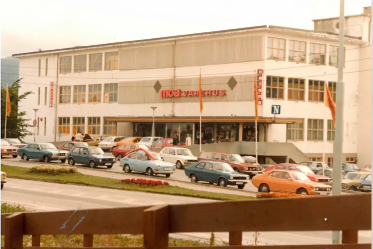 Slik er det nok mange som husker det første kjøpesenteret som ble åpnet på Moa i 1972.