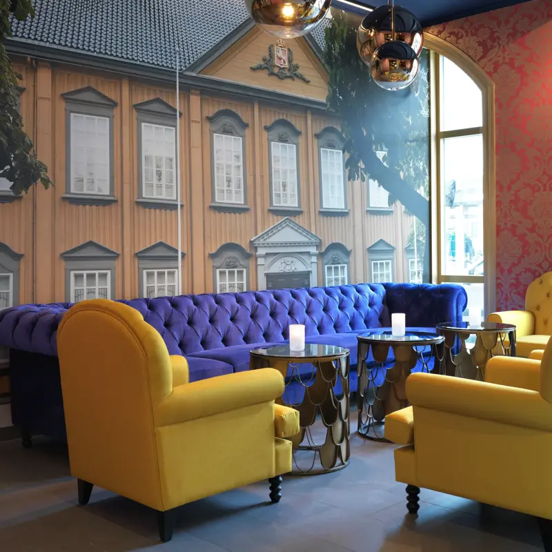 Sittegruppe i lobby på Thon Hotel Nidaros