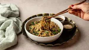 noodlehousebypong-arrangement-noodles-table_16_9.jpg
