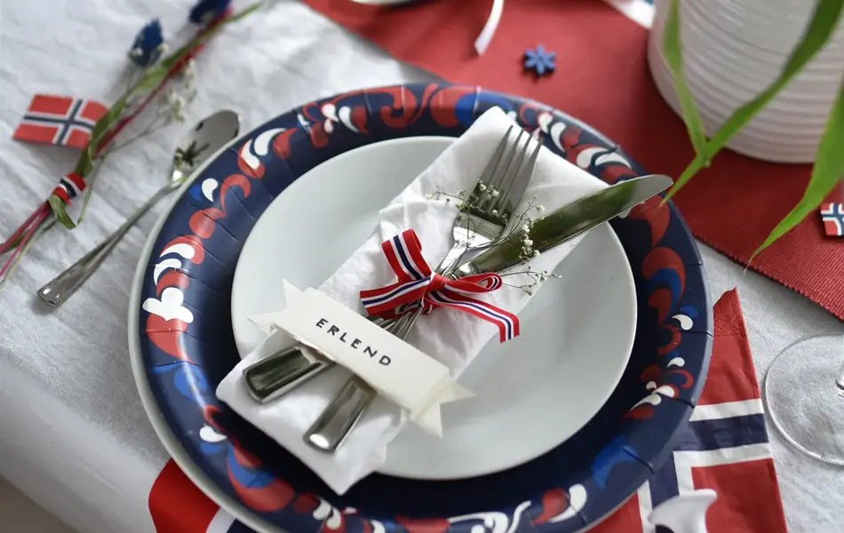 17 mai bordpynt og tallerkener fra Nille