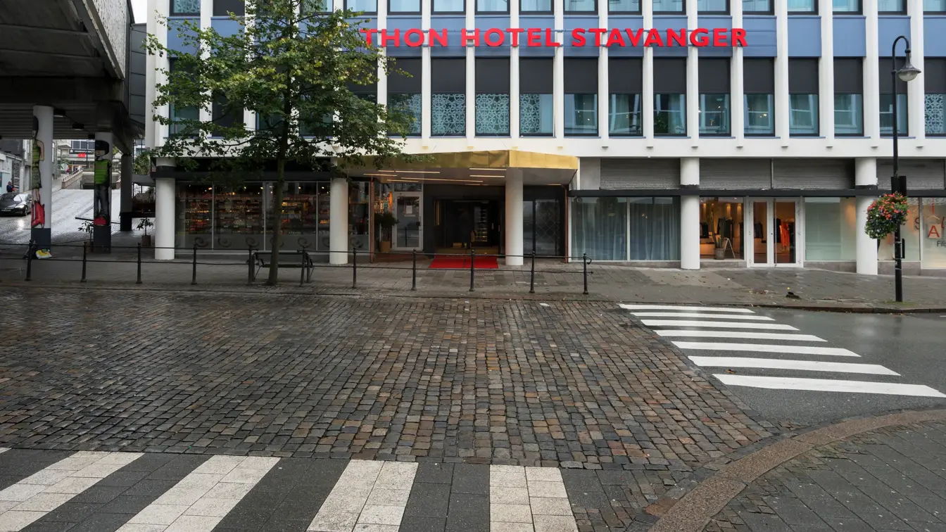 Fasade av bygningen Thon Hotel Stavanger midt i Stavanger sentrum
