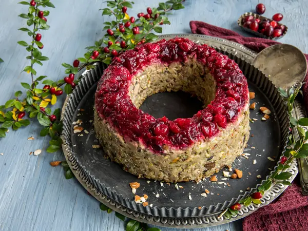 Fat med nøttestek med tranebær