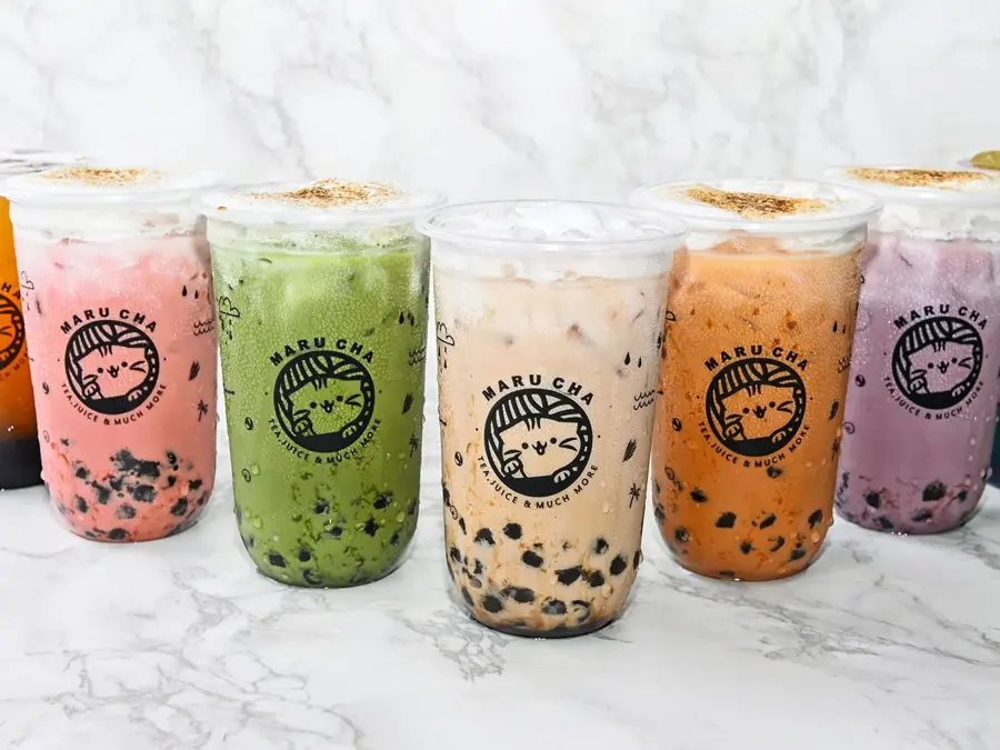 Diverse plastikk kopper med Bubble tea
