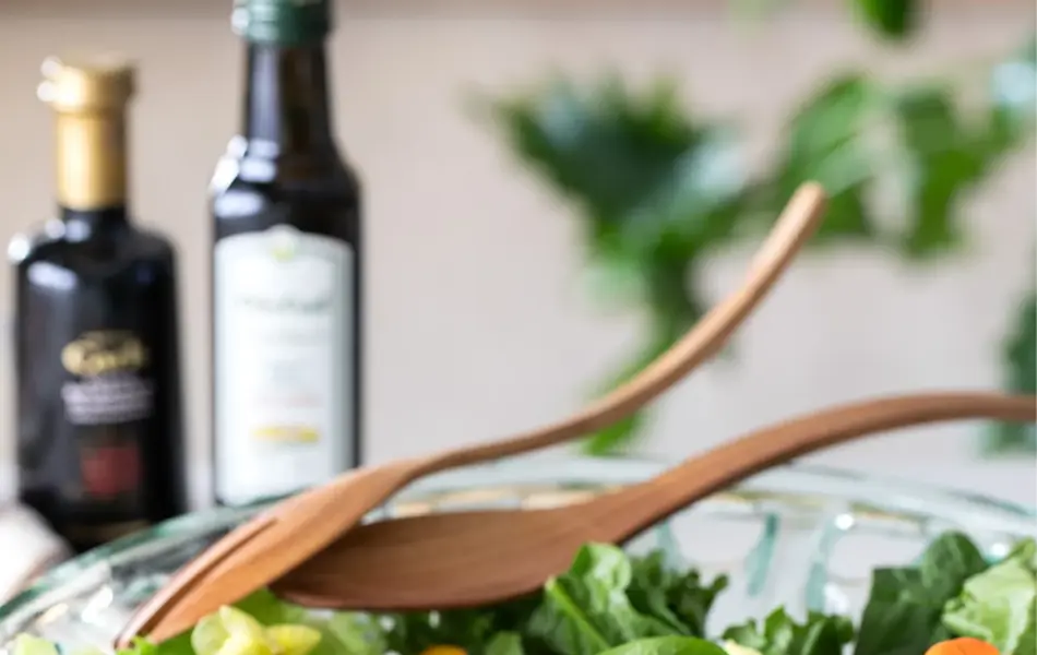 Salat med spiselige blomster