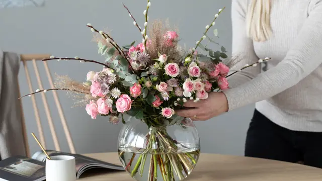 Fargerike blomster og vaser fra Mester Gronn