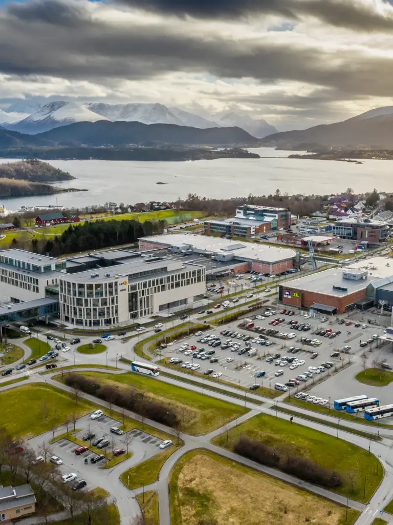 Dronebilde av Amfi Moa