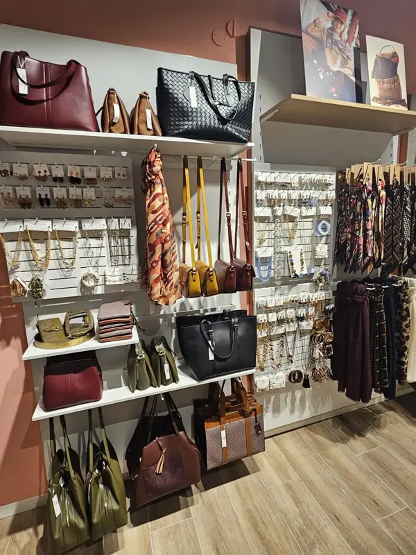Varer på utstilling i butikken Accessorize