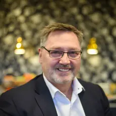 Kjetil Nilsen smiler mot kamera