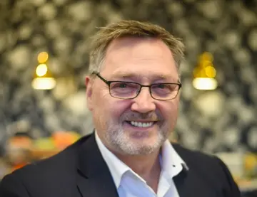 Kjetil Nilsen smiler mot kamera