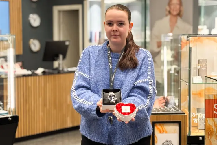 Den store kjærlighetsdagen, valentinsdagen, valentines day… Hva enn du kaller dagen som er den 14. februar, her har vi åtte tips du kan glede din kjære med!