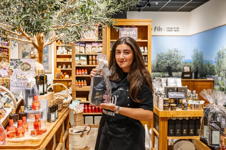 Fristende nyheter og smakfulle gaver! Oppdag sesongens beste delikatesser og matgaver.