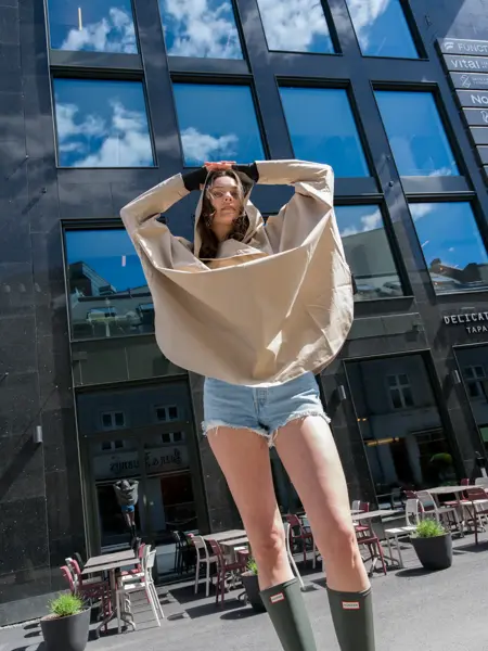 Levis denimshorts 699 HM singlet 179 smykke 99 Qomo støvler 1700 poncho 2600-74