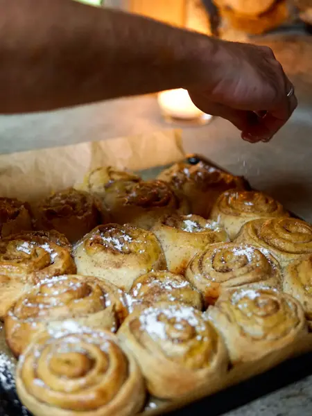 kokken drysser på melis