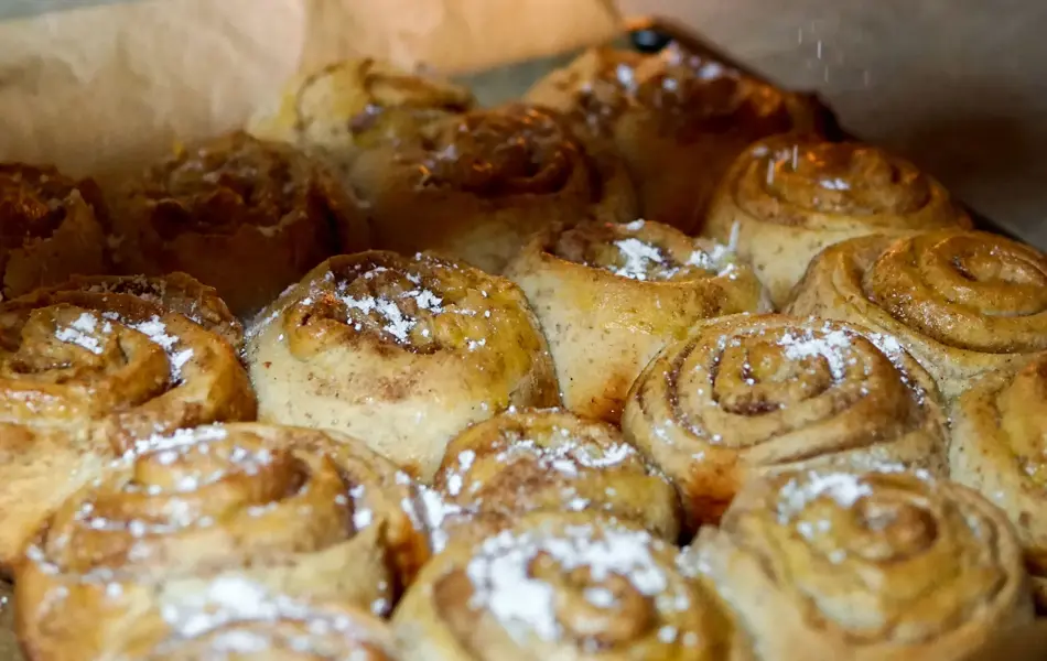 kokken drysser på melis