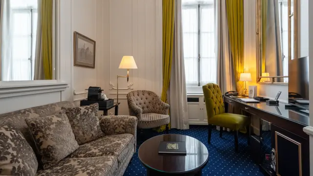 Stanhope_Hotel_Suite