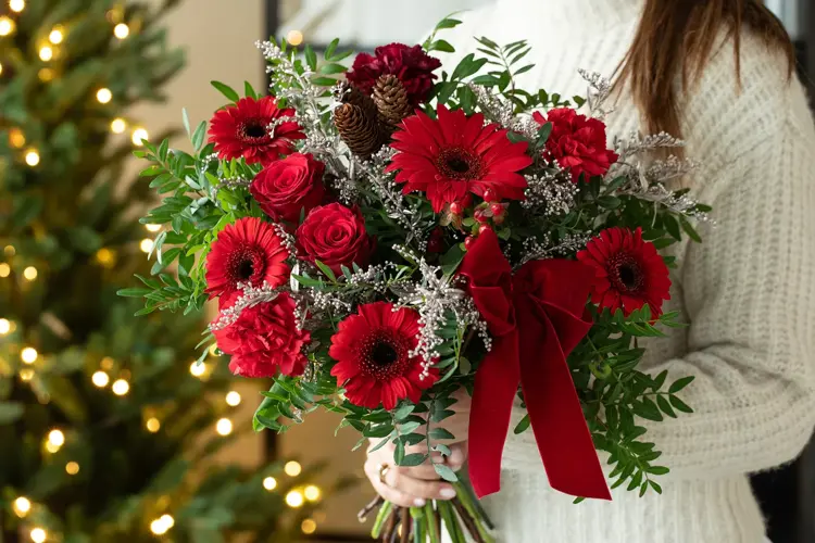 Blomster er en gave som skaper julestemning og glede.