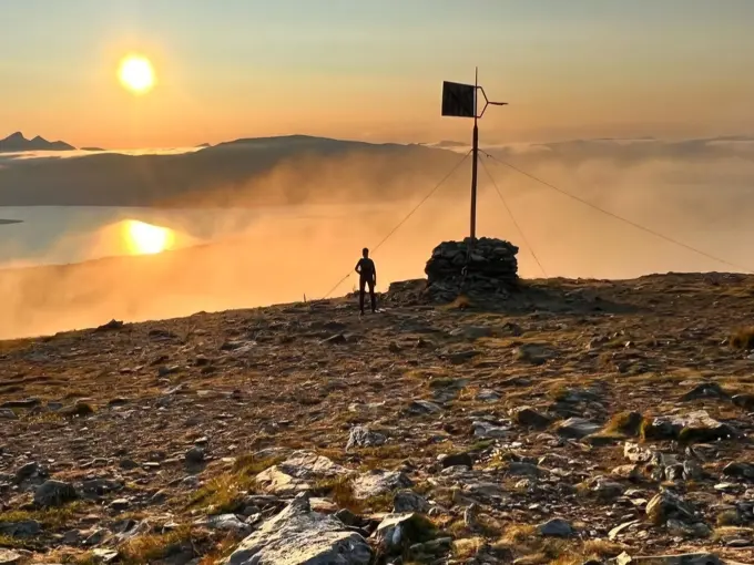 Midnight sun at Fløya.jpg