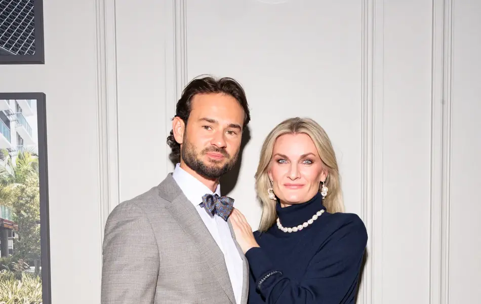 Mann og dame i festklær