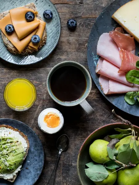 Fat med forskjellige frokostretter