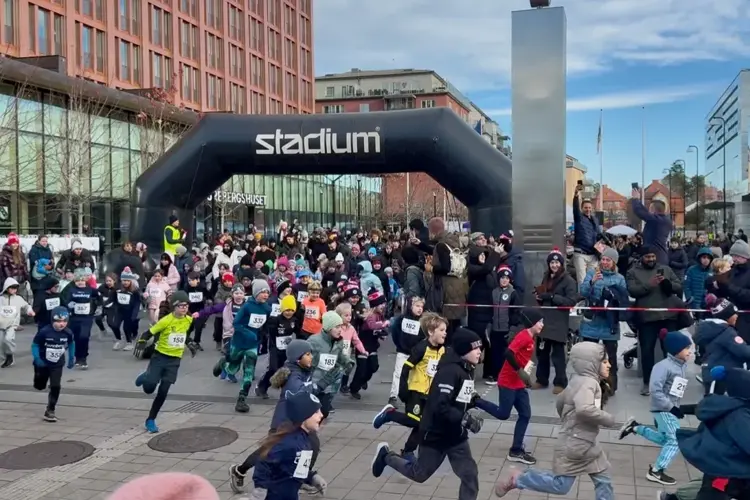 Starten av barnens FunRun 500m.