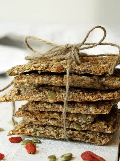 Bunke med hjemmelagde knekkebrød