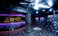 London Pub, bar og dansegulv med discokule