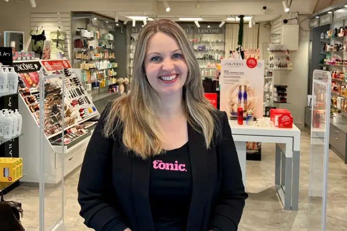 June Gullaksen - Skin Tonic