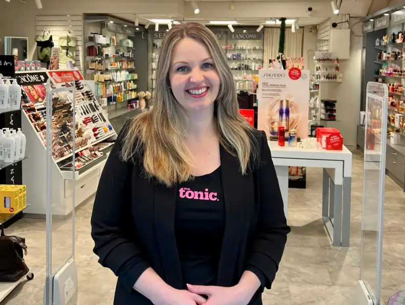 June Gullaksen - Skin Tonic