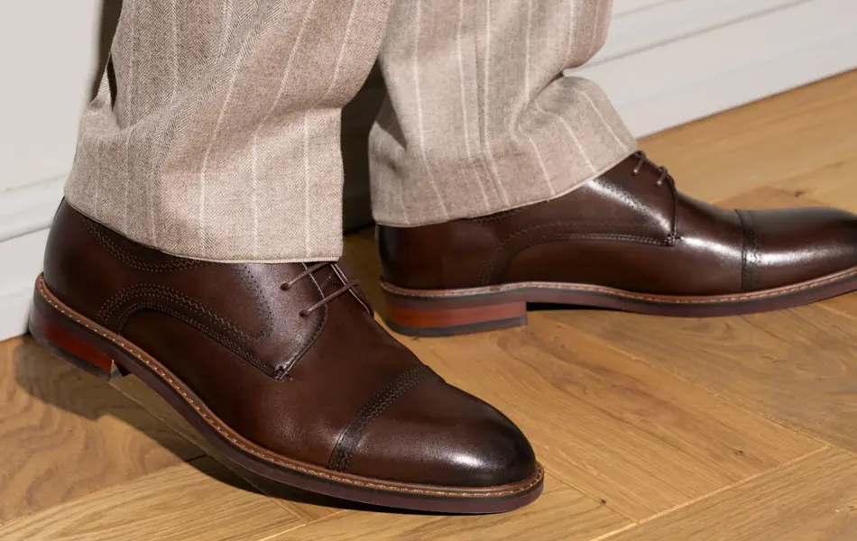 Brune dressko fra TGA, Bertoni.