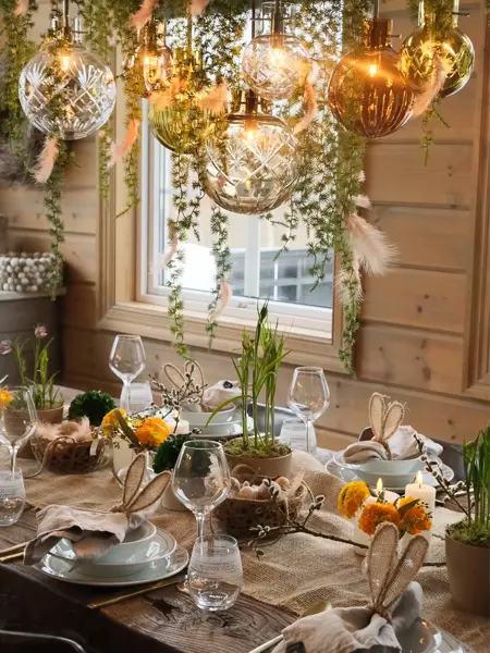 Tildekket bord til påske