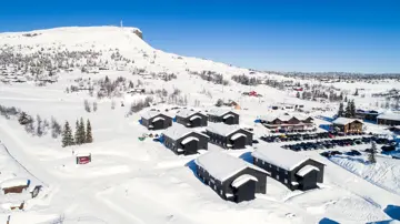 Oversiktsbildet av Skeikampen og boligprosjektet Skitorget.