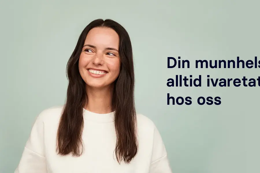 Smilende jente som illustrasjon på setningen Din munnhelse er alltid ivaretatt hos Odontiatannlegene